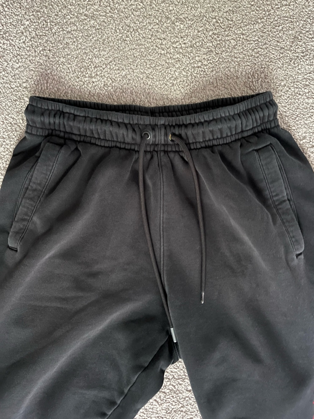 Jordan Black Joggers with Red Jumpman Graphic - Picture 6 of 6